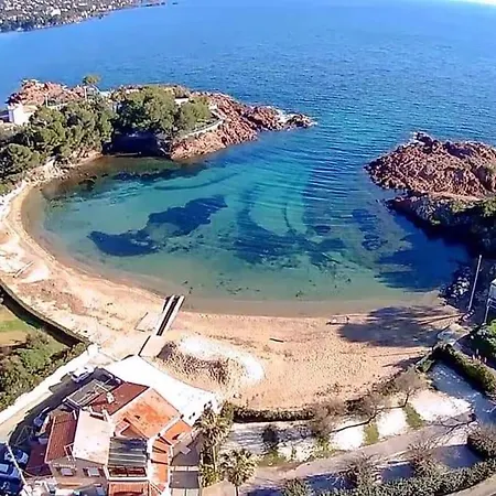 Cap Esterel Climatise Vue Partielle * Saint-Raphael (Var)