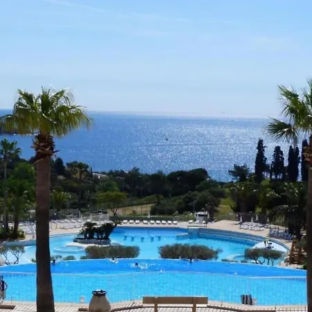 Cap Esterel Climatise Vue Partielle Saint-Raphael (Var)