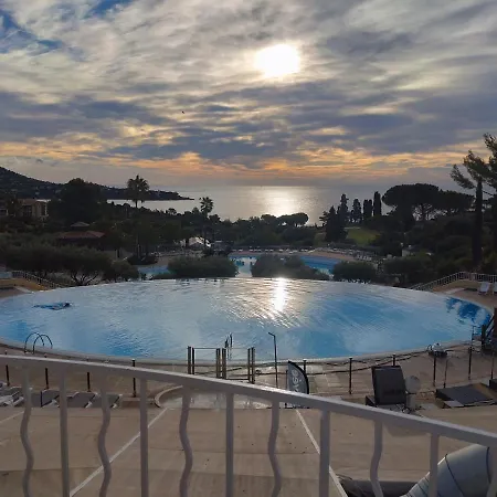 Cap Esterel Climatise Vue Partielle * Saint-Raphaël