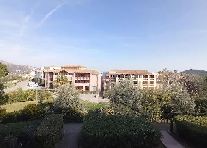 Cap Esterel Climatise Vue Partielle *