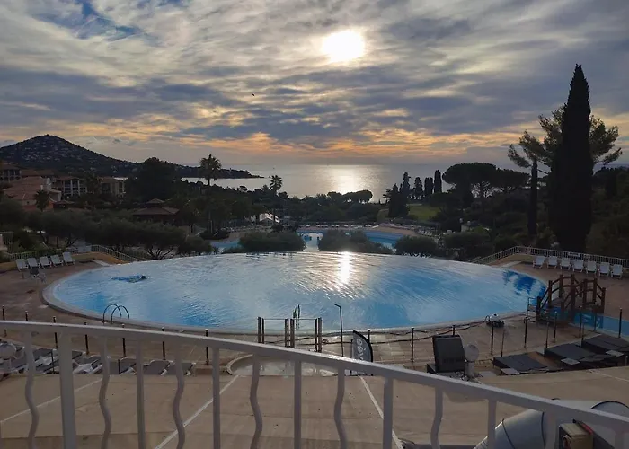 Cap Esterel Climatise Vue Partielle * Saint-Raphaël